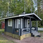 Saunamoekki Kurjenrahkan Kansallispuistossa 木屋 *