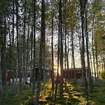 Saunamoekki Kurjenrahkan Kansallispuistossa 샬레 Poytya