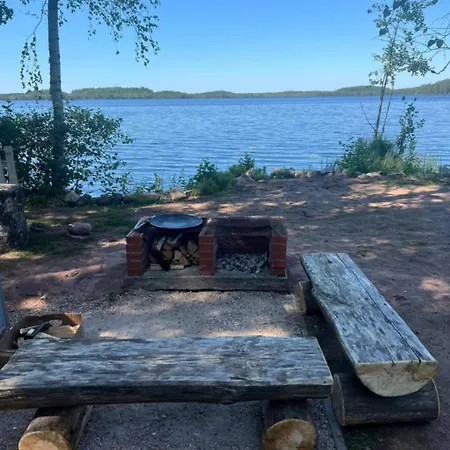 شاليه Saunamoekki Kurjenrahkan Kansallispuistossa