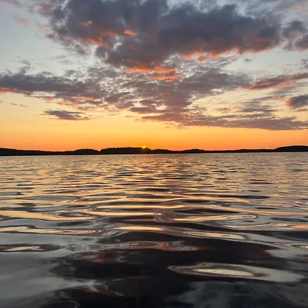 Saunamoekki Kurjenrahkan Kansallispuistossa *