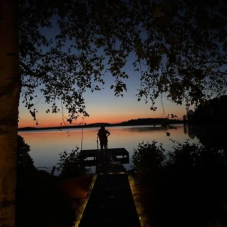 Saunamoekki Kurjenrahkan Kansallispuistossa *