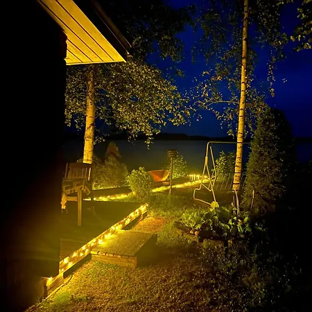 Saunamoekki Kurjenrahkan Kansallispuistossa شاليه Poytya