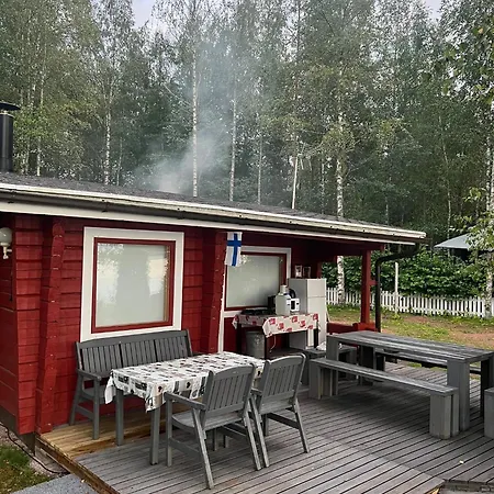 Saunamoekki Kurjenrahkan Kansallispuistossa