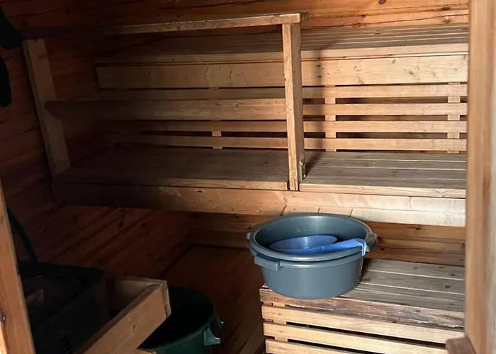 Saunamoekki Kurjenrahkan Kansallispuistossa *