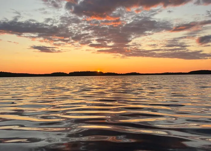 Saunamoekki Kurjenrahkan Kansallispuistossa *