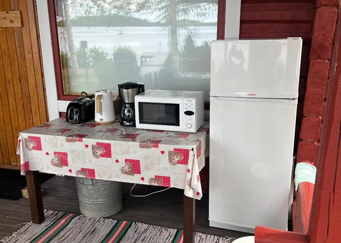 Saunamoekki Kurjenrahkan Kansallispuistossa Poytya