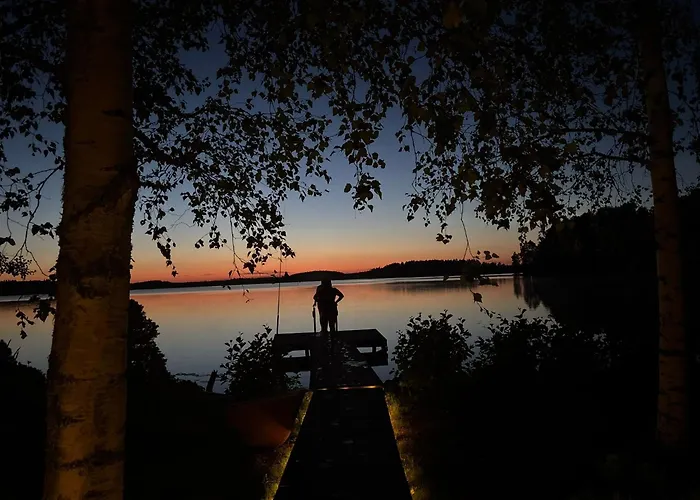 Saunamoekki Kurjenrahkan Kansallispuistossa *