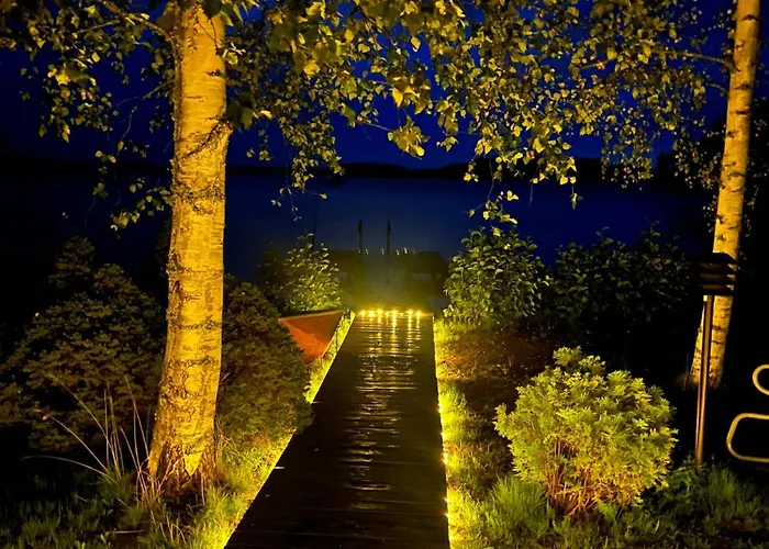 Saunamoekki Kurjenrahkan Kansallispuistossa * Poytya